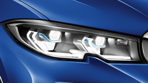 BMW 3シリーズ セダン、BMW レーザー・ライト。 BMW レーザー・ライトを備えたフロント左側のクローズ・アップ。