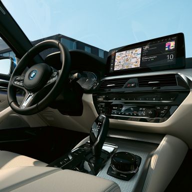 BMW5シリーズセダンG30 インテリア コントロールディスプレイ&スポーツレザーステアリングホイールBMW5シリーズセダンG30フェイスリフト2020内部