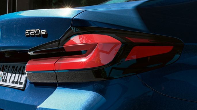 3Dデザイン テールライト BMW 5シリーズセダンG30 3Dデザイン テールライトBMW 5シリーズセダンG30Facelift2020Phytonic Blueクローズアップリア