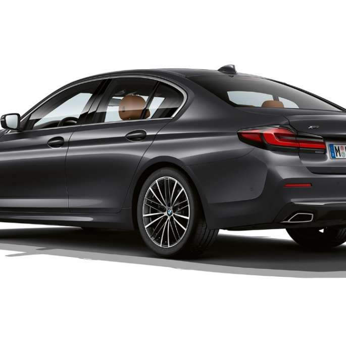 BMW 5シリーズ セダン G30基本装備リア BMW 5シリーズセダン540i G30 2020基本装備Sophistoグレー3クォーター背面ビュー