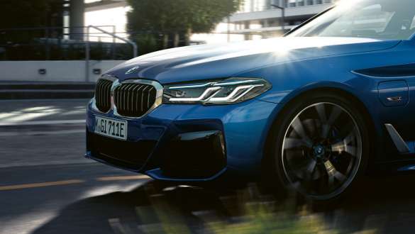 アダプティブ・ドライブ BMW5シリーズセダンG30 アダプティブ・ドライブ BMW5シリーズセダンG30Facelift2020クローズアップステアリングホイール