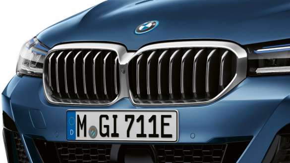 BMWキドニー・グリル BMW5シリーズセダンG30 BMWキドニー・グリル BMW5シリーズセダンG30フェイスリフト2020Phytonic Blueクローズアップフロント