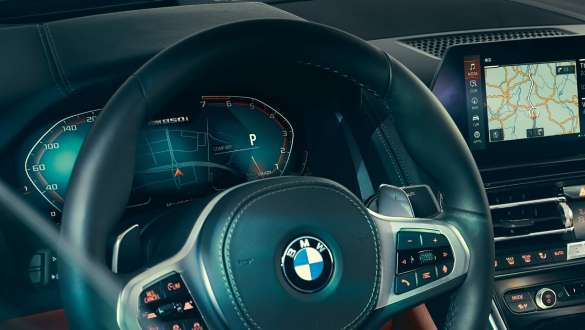 メーター・パネル BMW 8シリーズ・クーペ、コックピット、ステアリング・ホイールとメーター・パネル。