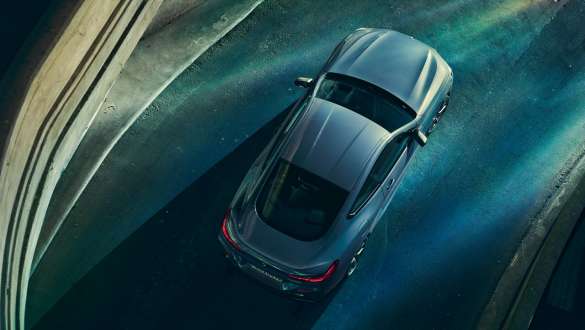 インテグレイテッド・アクティブ・ステアリング BMW 8シリーズ クーペ、ステアリング・ホイールのビュー、インテグレイテッド・アクティブ・ステアリング。