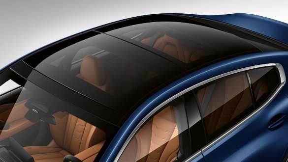 Panoramic glass sunroof the BMW 8 Series Gran Coupé G16 LCI Facelift 2022 The BMW 8 Series Gran Coupé G16 LCI Facelift 2022 BMW Individual Frozen Tanzanite Blue metallic BMW M850i xDrive panoramic glass sunroof
