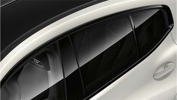 Digital Key the BMW 8 Series Gran Coupé G16 LCI Facelift 2022 hand holding smartphone in front of car door Digital Key the BMW 8 Series Gran Coupé G16 LCI Facelift G15 2022 hand holding smartphone in front of car door