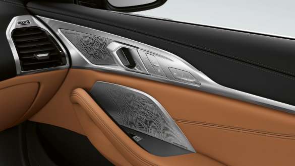Bowers & Wilkins Diamond surround sound system the BMW 8 Series Gran Coupé G16 LCI Facelift 2022 interior close-up speaker Bowers & Wilkins Diamond surround sound system the BMW 8 Series Gran Coupé G16 LCI Facelift 2022 interior close-up speaker