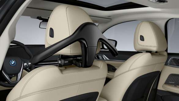 トラベル&コンフォート・システム用BMWクローズ・ハンガー BMW i4 eDrive40 G26 電気自動車 2021 トラベル&コンフォート・システム用BMWクローズ・ハンガー BMW i4 eDrive40 G26 電気自動車 2021