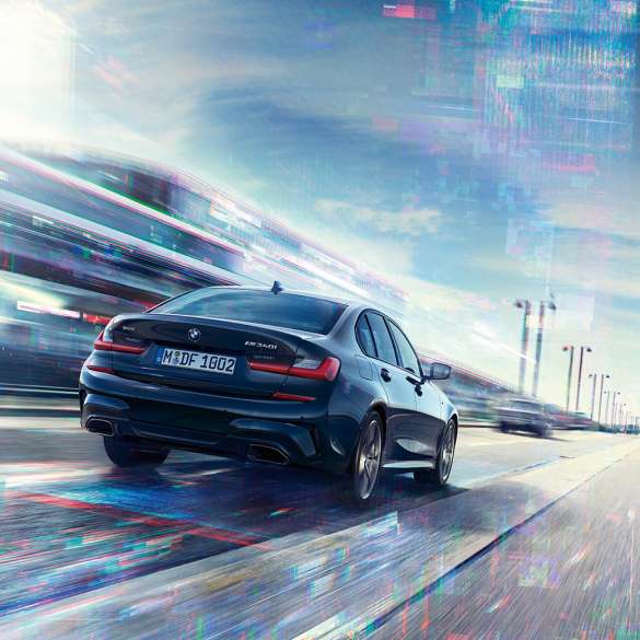 BMW M340i xDriveのリヤ・ビュー BMW M340i xDrive G20サファイア・ブラック・メタリックのリヤ・ビュー