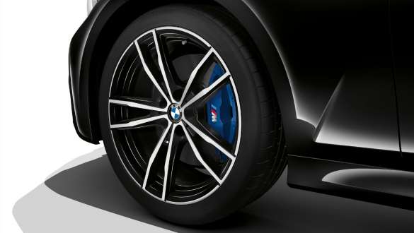 BMW M340i xDriveのMスポーツ・ブレーキ BMW M340i xDriveG20サファイア・ブラック・メタリックのMスポーツ・ブレーキ、クローズ・アップ
