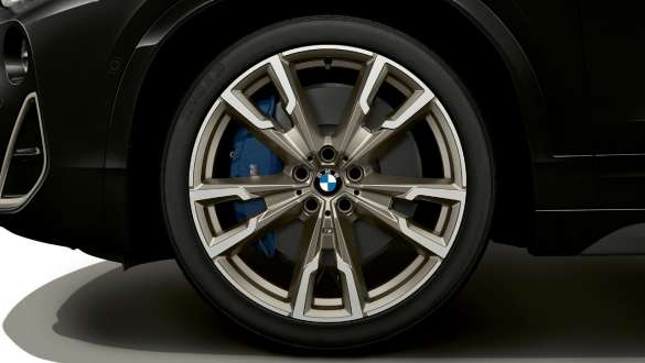 Mスポーツ・ブレーキ BMW X2 M35i SUV Mスポーツ・ブレーキ BMW X2 M35i SUV ブラック・サファイア・メタリック F39 クローズアップ ホイール