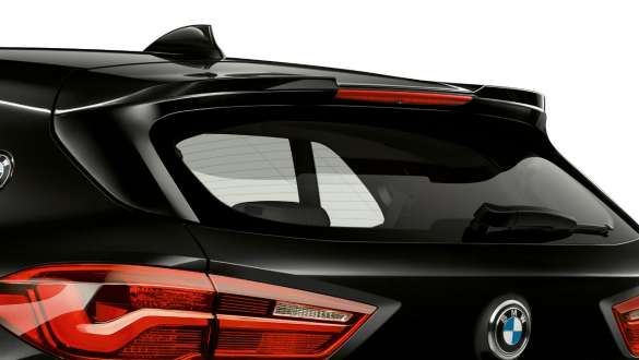 Mリヤ・スポイラー BMW X2 M35i Mリヤ・スポイラー BMW X2 M35i ブラック・サファイア・メタリック F39 クローズ・アップ リヤ