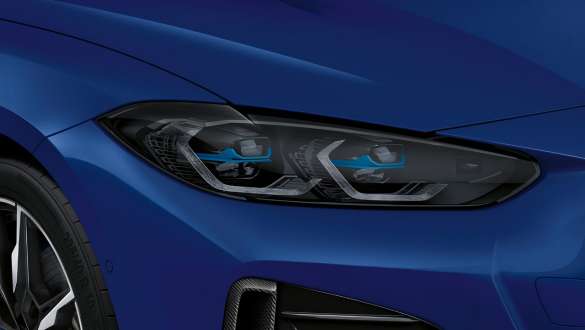 Mライト・シャドー・ラインとBMWレーザーライト BMW i4 M50 G26 電気自動車 2021 Mライト・シャドー・ラインとBMWレーザーライト BMW i4 M50 G26 電気自動車 2021 BMW Individual フローズン・ポルティマオ・ブルー・メタリック ヘッドライト クローズアップ