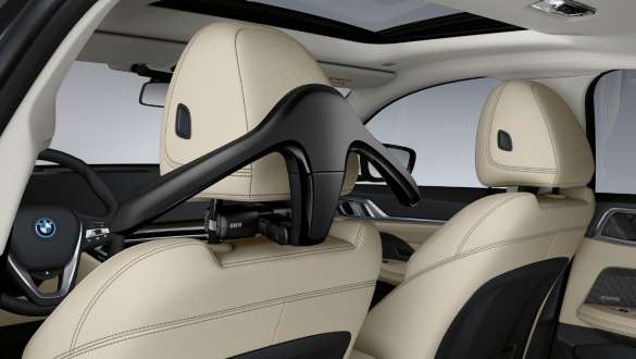 トラベル&コンフォート・システム用BMWクローズ・ハンガー BMW i4 M50 G26 電気自動車 2021 トラベル&コンフォート・システム用BMWクローズ・ハンガー BMW i4 M50 G26 電気自動車 2021