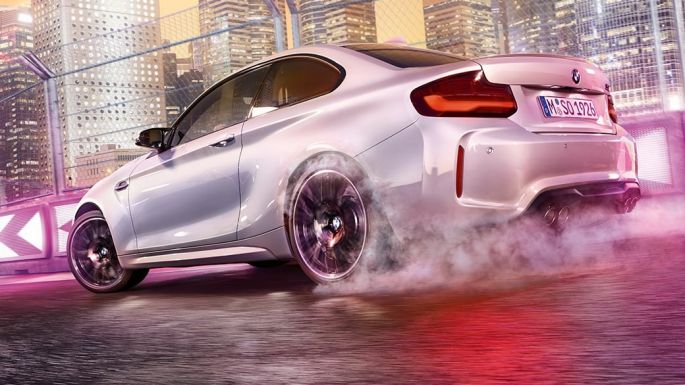 BMW M2 Competition F87の車両デザイン BMW M2 Competition F87 2018ホッケンハイム・シルバー・メタリックの車両デザイン - 斜めからのリヤ・ビュー