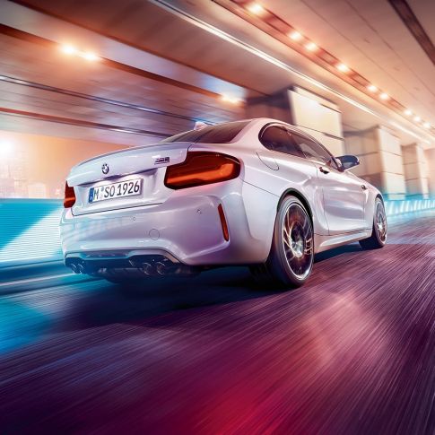 BMW M2 Competition F87のリヤ・デザイン BMW M2 Competition F87 2018ホッケンハイム・シルバー・メタリックのリヤ・デザイン - 斜めからのリヤ・ビュー