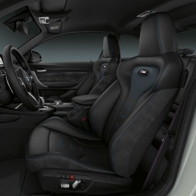 BMW M2 Competition F87のマテリアル BMW M2 Competition F87 2018ホッケンハイム・シルバー・メタリックのインテリアのマテリアル