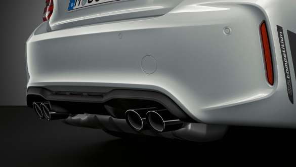 BMW M2 Competitionのデュアル・エキゾースト・テールパイプ F87 BMW M2 Competition F87 2018ホッケンハイム・シルバー・メタリックのディテール・ビュー - デュアル・エキゾースト・テールパイプ