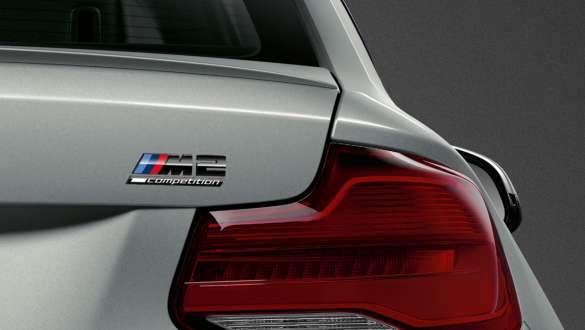 BMW M2 Competition のM2 Competitionバッジ F87 BMW M2 Competition F87 2018ホッケンハイム・シルバー・メタリックのディテール・ビュー - M2 Competitionバッジ
