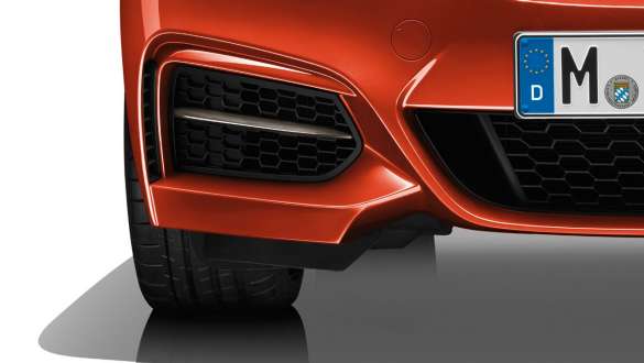 BMW M240iクーペのMエアロダイナミクス・パッケージ F22 BMW M240iクーペ F22 2017のフロントのディテール・ビュー - エアロダイナミクス・パッケージ