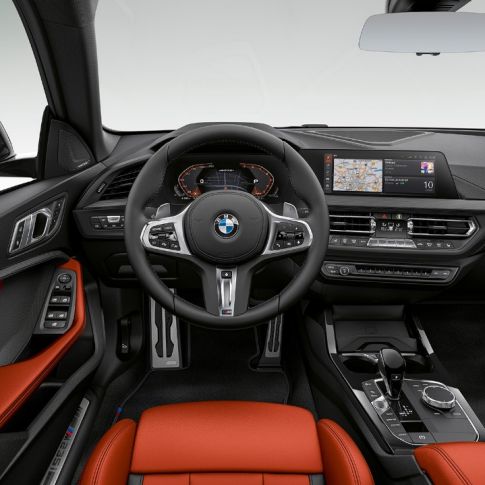 コックピット BMW M235i xDrive グランクーペ ドライバー志向のコックピット BMW M235i xDrive グランクーペ 2020 F44 インテリア