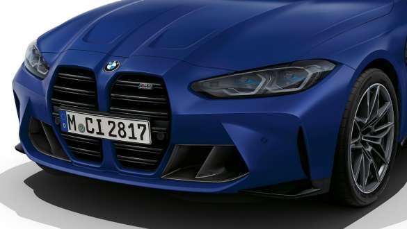 フロント・デザインM xDrive載BMW M4 カブリオレ Competition G83 2021 M xDrive搭載BMW M4 カブリオレCompetition G83 2021 BMW Individual フローズン・ポルティマオ・ブルー・メタリック フロント・デザイン 斜めからのフロント・ビュー