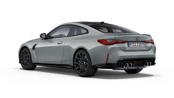 M専用サスペンション BMW M4 クーペ G82 2020 BMW M4 クーペ G82 2020 M専用サスペンション、斜めからのリヤ・ビュー