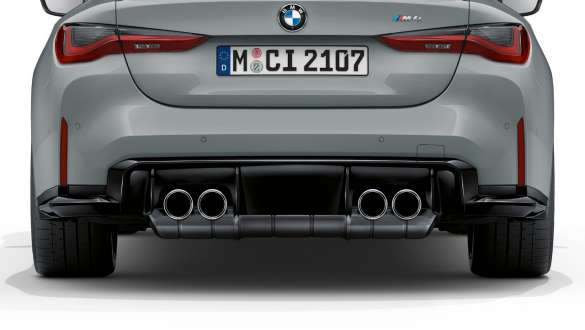 クロームのMデュアル・エキゾースト・テールパイプ BMW M4 クーペ G82 2020 BMW M4 クーペ G82 2020 クロームのMデュアル・エキゾースト・テールパイプ、クローズアップ