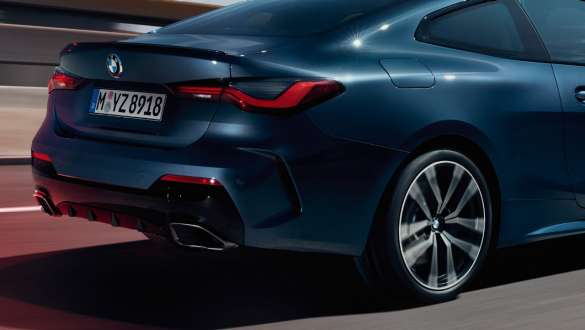 アダプティブMサスペンション BMW M440i xDrive クーペ G22 2020 BMW M440i xDrive クーペ G22 2020 アダプティブMサスペンション リヤ・エプロンの細部