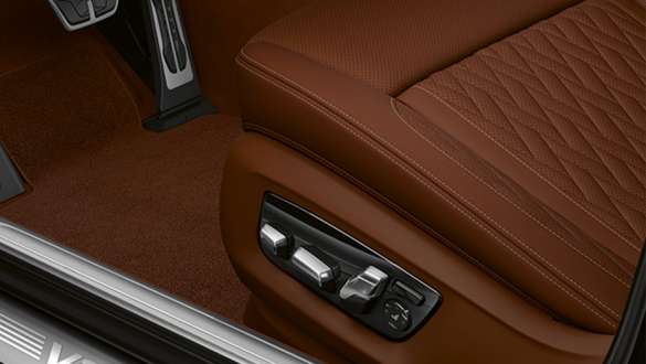 電動調整式フロント・コンフォート・シート BMW M760Li xDrive、電動調整式フロント・コンフォート・シート