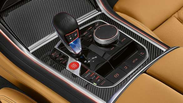 M セレクター・レバー BMW M8 Competition カブリオレの M ギアセレクター。