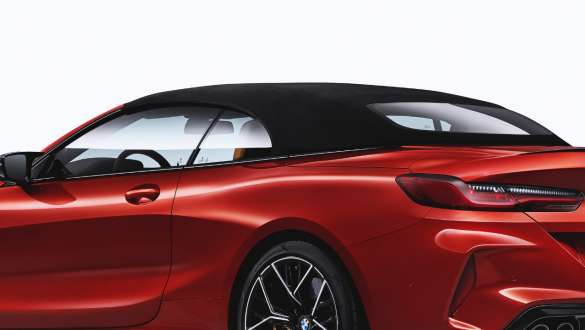 ブラック ソフトトップ F91 BMW M8 Competition カブリオレとブラックのソフトトップ。F91