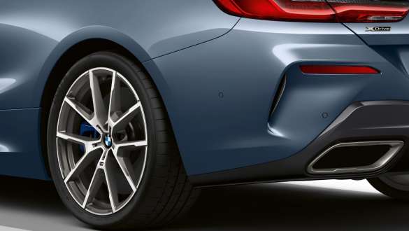 インテグレイテッド・アクティブ・ステアリング BMW M850i xDriveクーペ、インテグラル アクティブ ステアリング搭載。