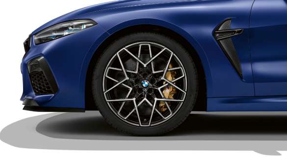 コンフィギュラブルMブレーキ。 BMW M8 コンペティションクーペ(コンフィギュラブルMブレーキ装備)。