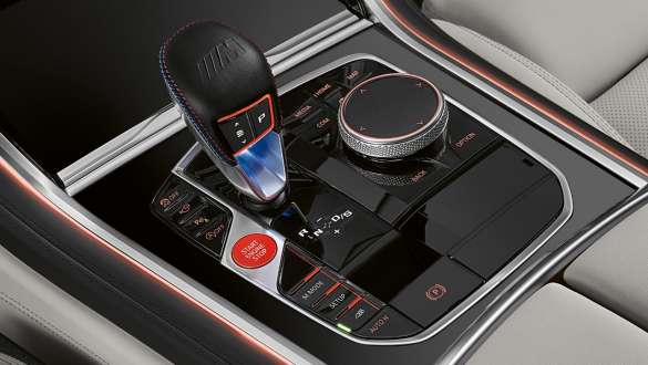 M シフト・レバーを装備したBMW M8グラン クーペ Competition F93 M シフト・レバーを装備したBMW M8グラン クーペ Competition F93 2020のインテリア