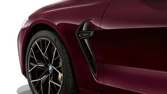 M サイド・ギルを備えたBMW M8グラン クーペ Competition F93 M サイド・ギルを備えたBMW M8グラン クーペ Competition F93 2020 BMW Individual アメトリン・メタリックのクローズアップ