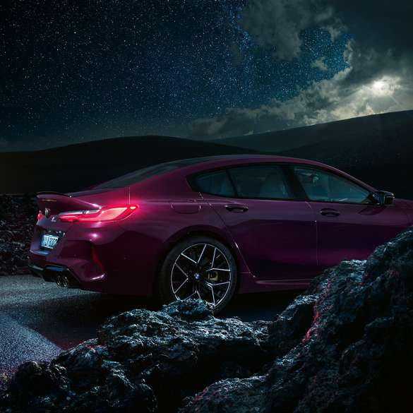 BMW M8グラン クーペ Competitionのサイド・ビュー BMW M8グラン クーペ CompetitionF93 2020 BMW Individual アメトリン・メタリックのサイド・ビュー