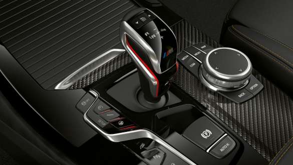 BMW X3 M Competition、M シフトレバー。 BMW X3 M Competition、インテリア、M シフトレバー。