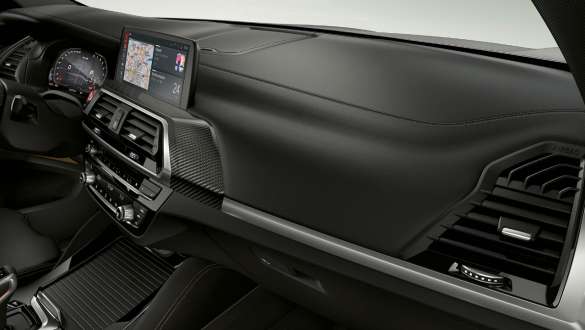 BMW X3 M Competition、インテリアトリム・ストリップ「カーボン・ファイバー」。 BMW X3 M Competition、インテリア、インテリアトリム・ストリップ「カーボン・ファイバー」。