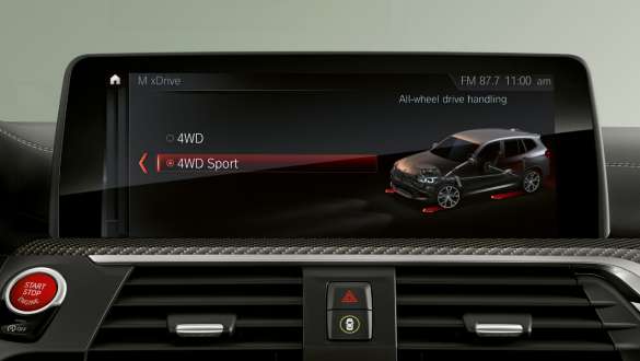 M xDrive SUV。 F97 BMW X3 M Competition SUV および BMW X3 M、インテリア、コントロールディスプレイ、M xDrive。F97