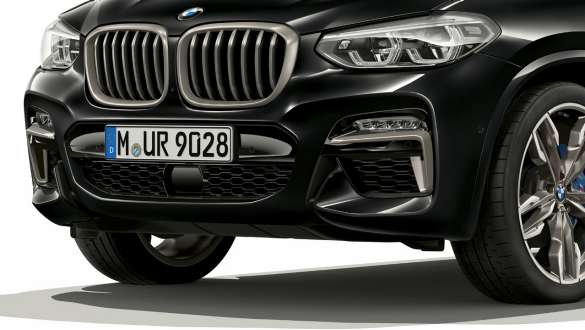 BMW X4 M40i、M エアロダイナミクス・パッケージ F98 ブラック・サファイア・メタリックのBMW X4 M40i、エクステリア、M エアロダイナミクス・パッケージを備えたフロント。F98
