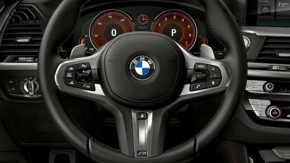 BMW X4 M40i、可変スポーツ・ステアリング。F98 BMW X4 M40i、インテリア、コックピット、M レザー・ステアリング・ホイール、可変スポーツ・ステアリング。F98