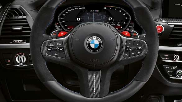 BMW X4 M とBMW X4 M SUV コンペティション、コックピット。F98 BMW X4 M とBMW X4 M SUV コンペティション、インテリア、コックピット、M レザー・ステアリング・ホイール、M サーボトロニック。F98