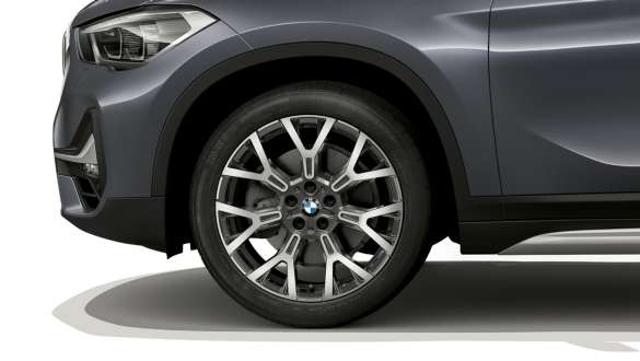 BMW X1 F48 LCI 19インチ ライト・アロイ・ホイール BMW X1 F48 LCI 19インチ ライト・アロイ・ホイールのクローズアップ