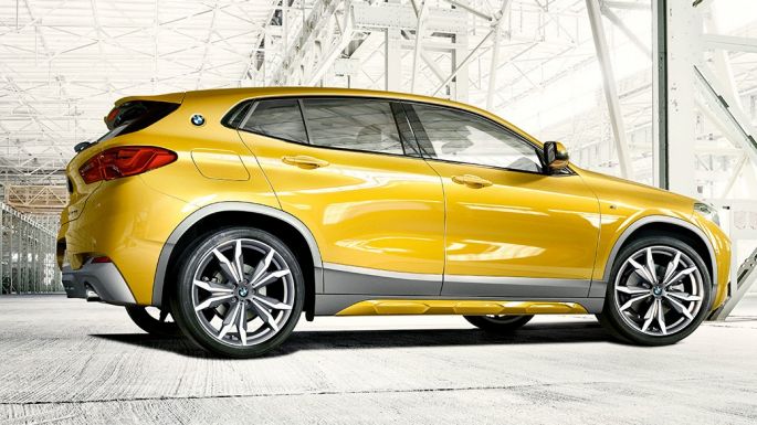 サイド・ビュー BMW X2 F39 BMW X2 2018 F39 ガルバニック・ゴールド・メタリック サイド・ビュー