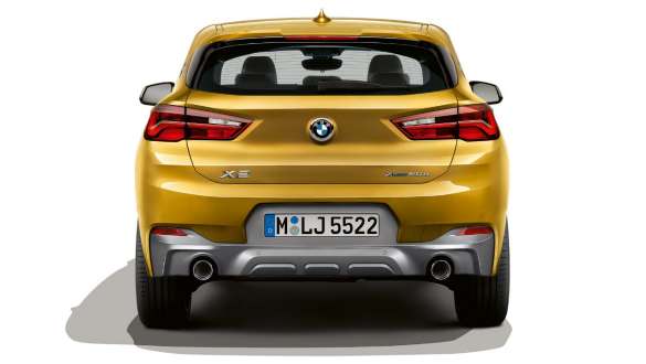 リヤ・ビュー BMW X2 F39 リヤ・ビュー BMW X2 2018 F39 ガルバニック・ゴールド・メタリック