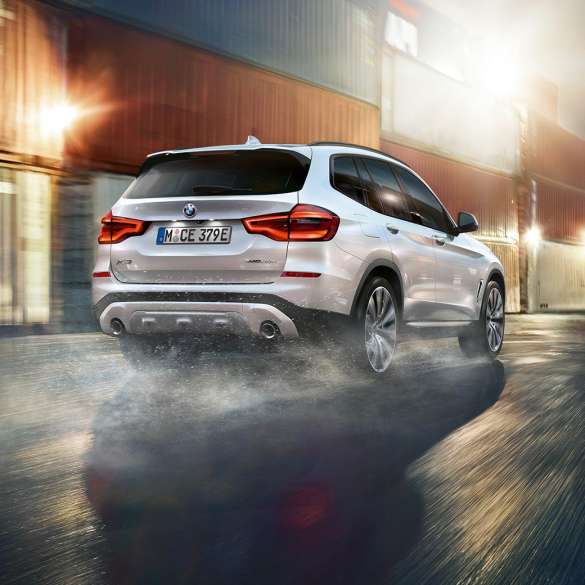 BMW X3 M40i、モデル・ロゴ入りリヤ・ショット BMW X3 M40i、モデル・ロゴ入りリヤ・ショット