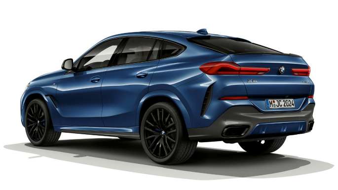 BMW X6、Mスポーツパッケージ装備、リアビュー。 BMW X6、Mスポーツパッケージ装備、リアスリークォータービュー。