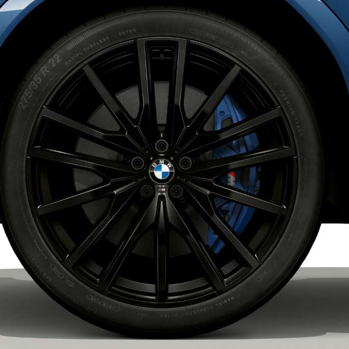 BMW X6、Mスポーツパッケージ装備、ライトアロイホイール。 BMW X6、Mスポーツパッケージ装備、ライトアロイホイールのクローズアップビュー。