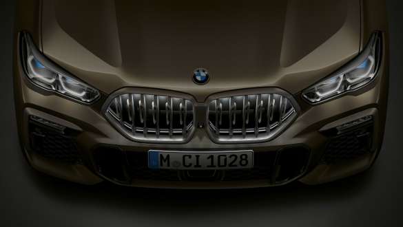 BMWキドニー・グリル・アイコニック・グロー。 BMWキドニー・グリル・アイコニック・グロー。